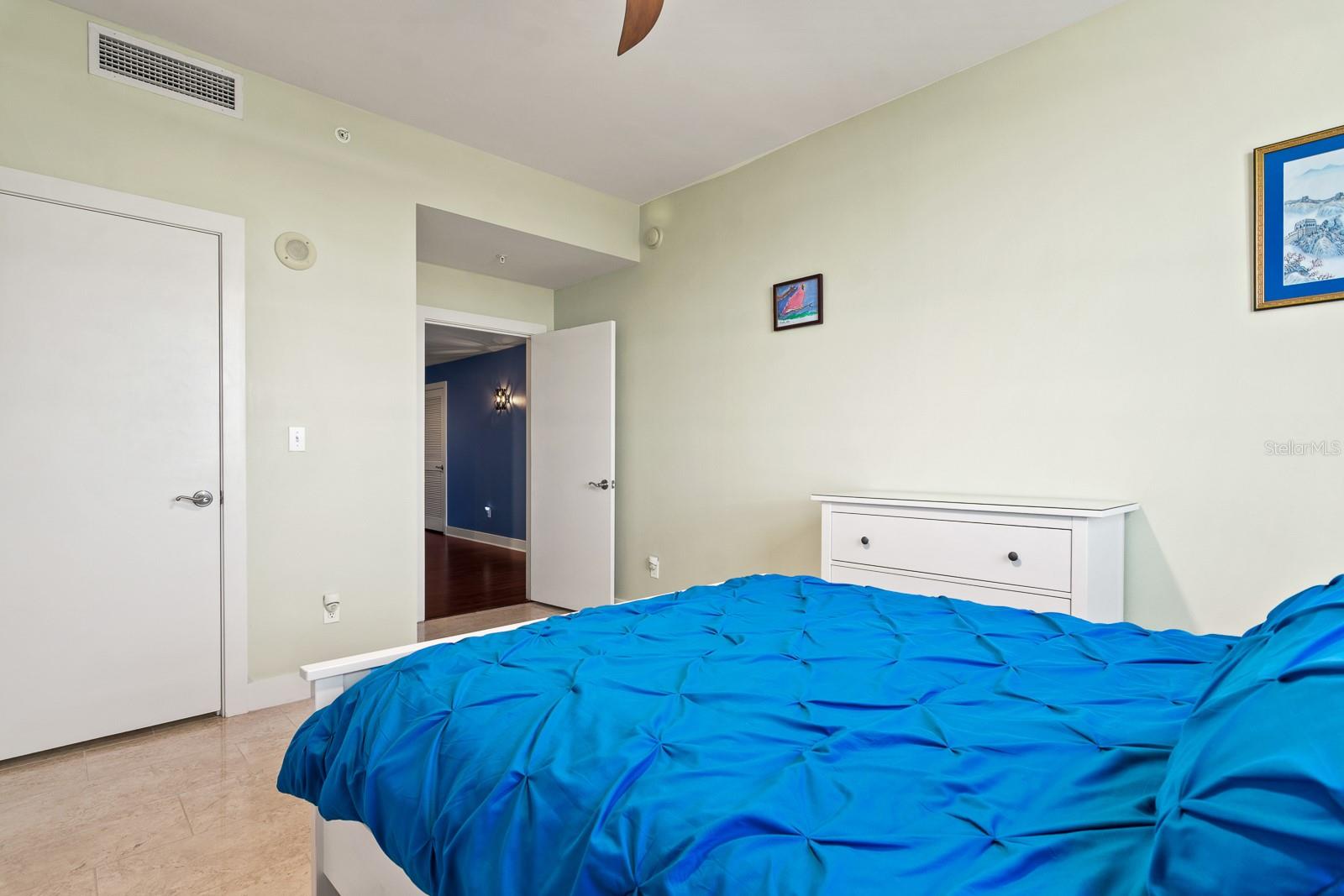 GRAND CENTRAL AT KENNEDY RESID - Residential