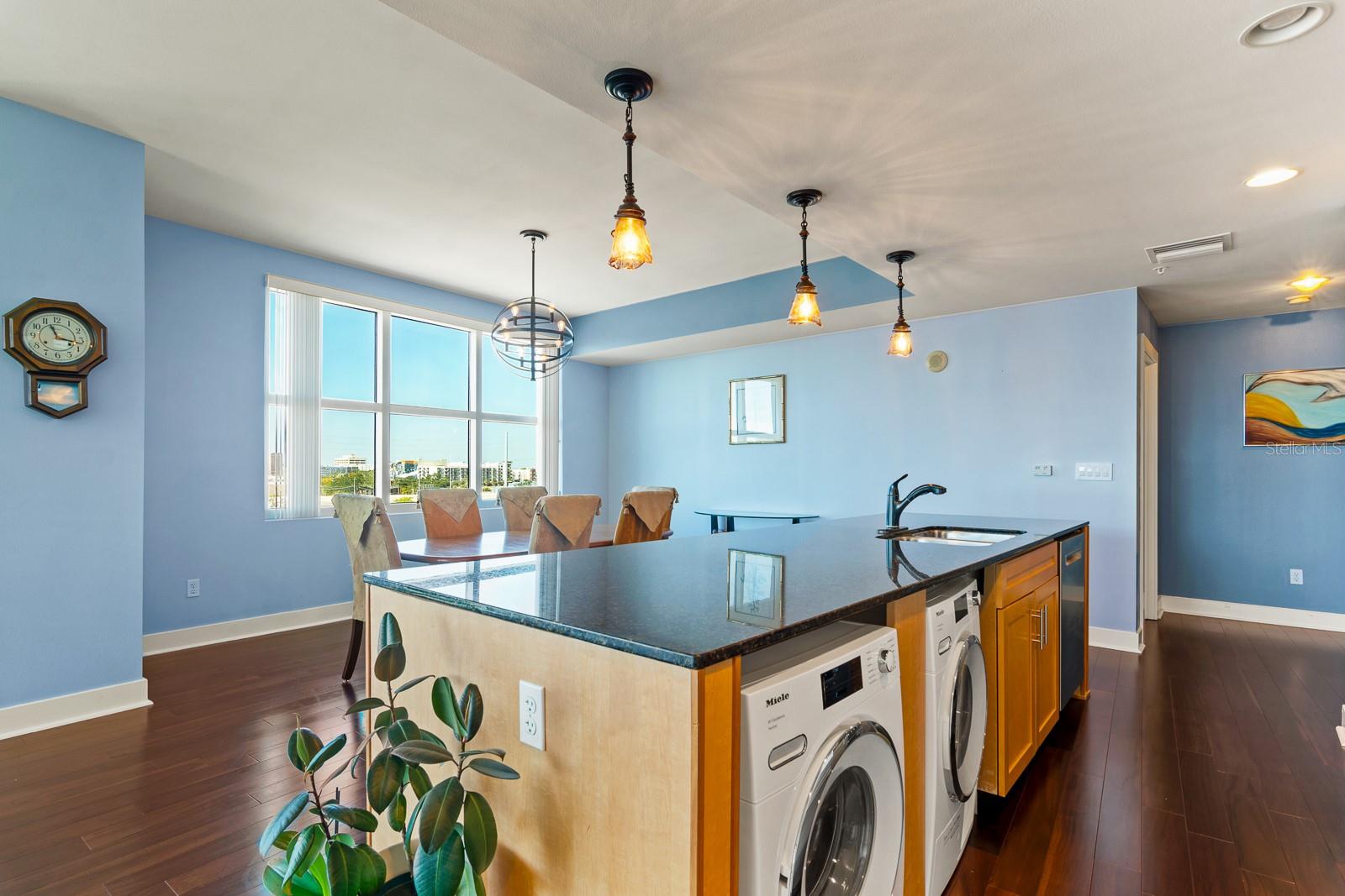 GRAND CENTRAL AT KENNEDY RESID - Residential