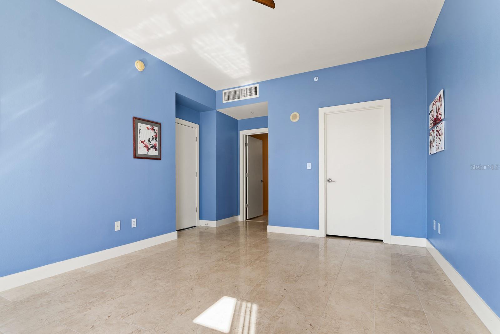 GRAND CENTRAL AT KENNEDY RESID - Residential