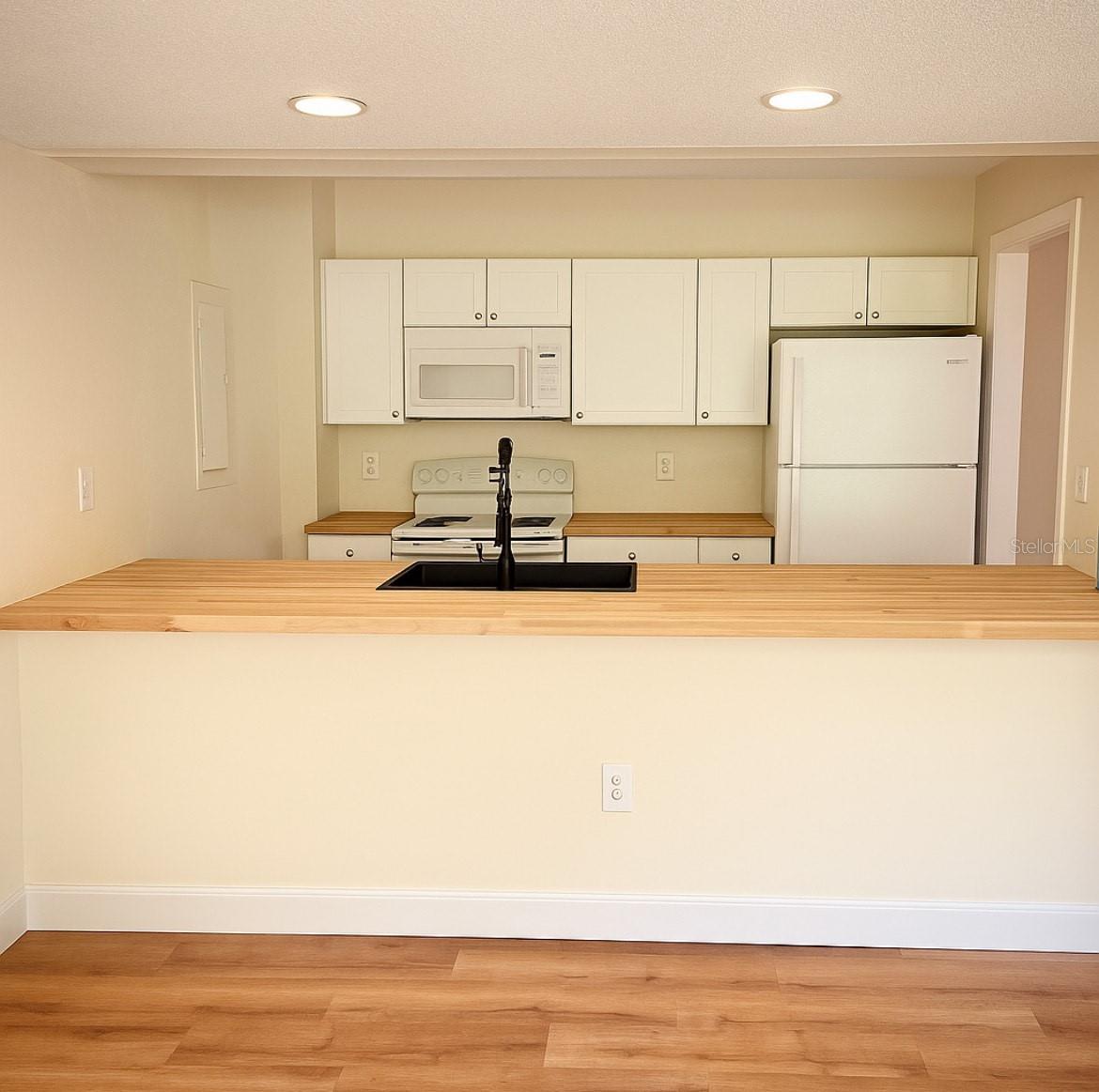 GRENELEFE CAMELOT CONDO - Residential
