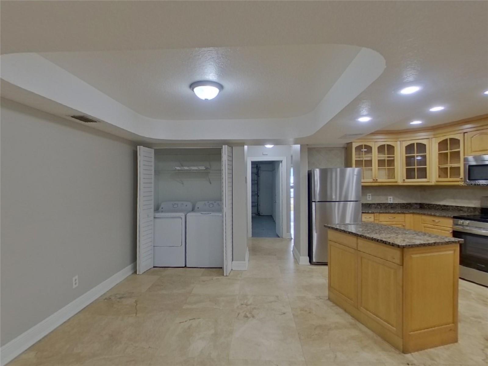 BLOOMINGDALE OAKS - Residential Lease