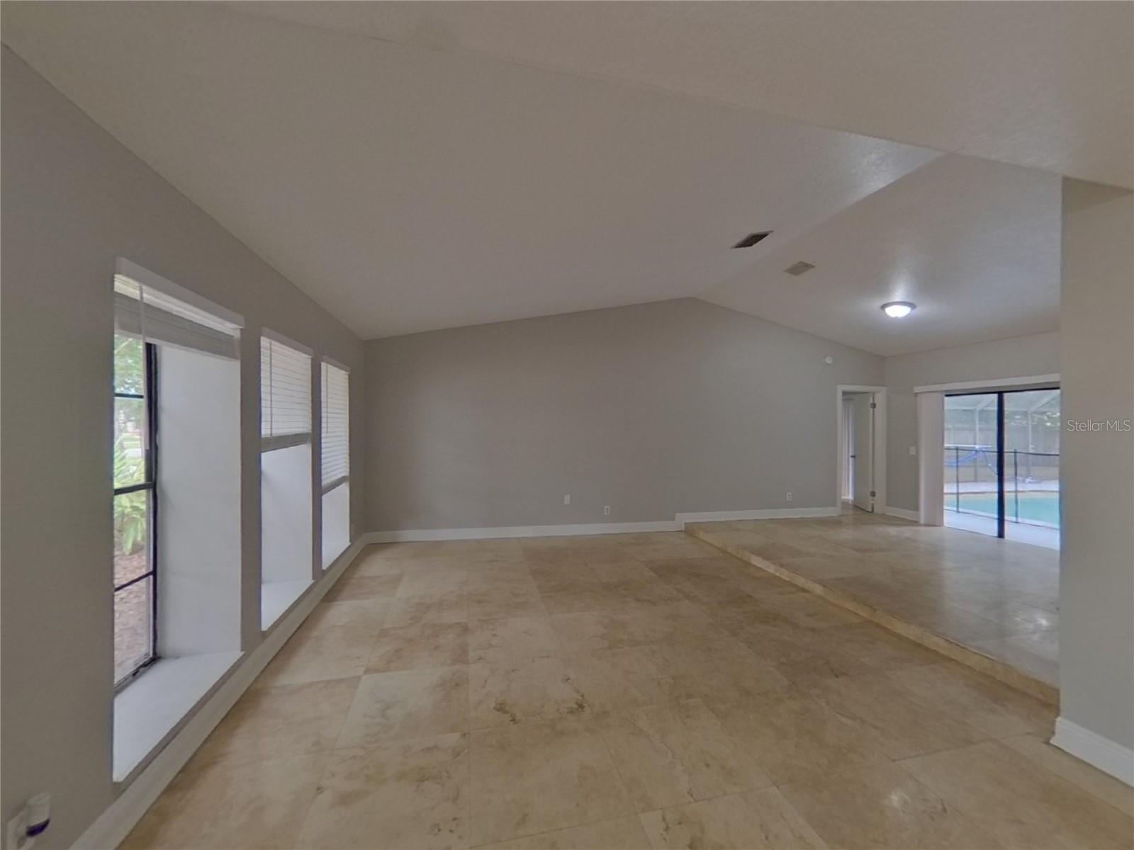 BLOOMINGDALE OAKS - Residential Lease