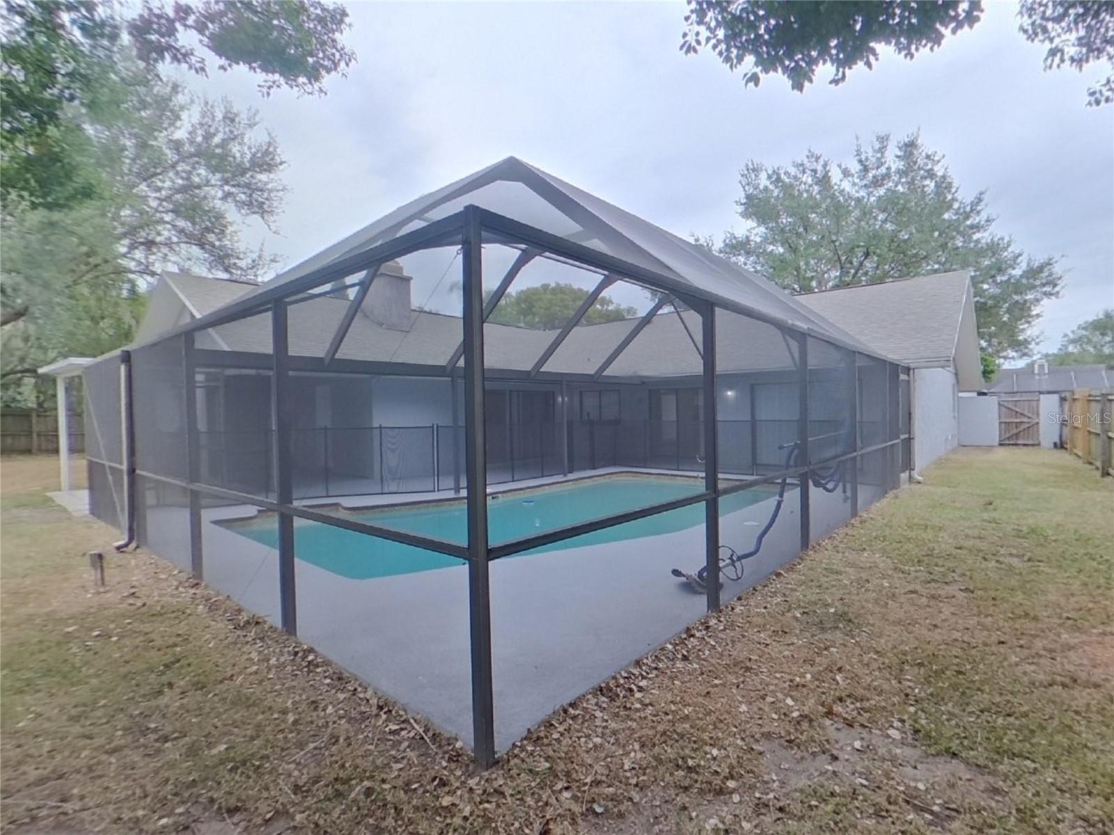 BLOOMINGDALE OAKS - Residential Lease