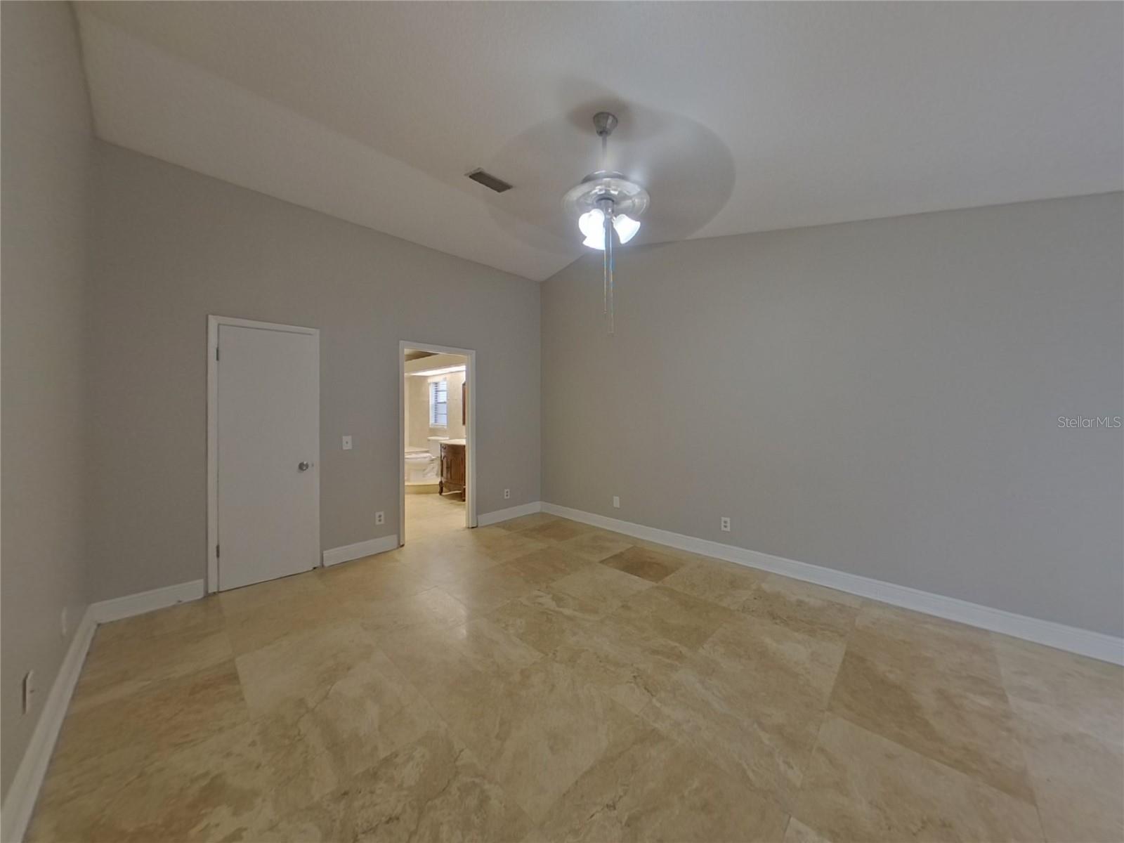 BLOOMINGDALE OAKS - Residential Lease