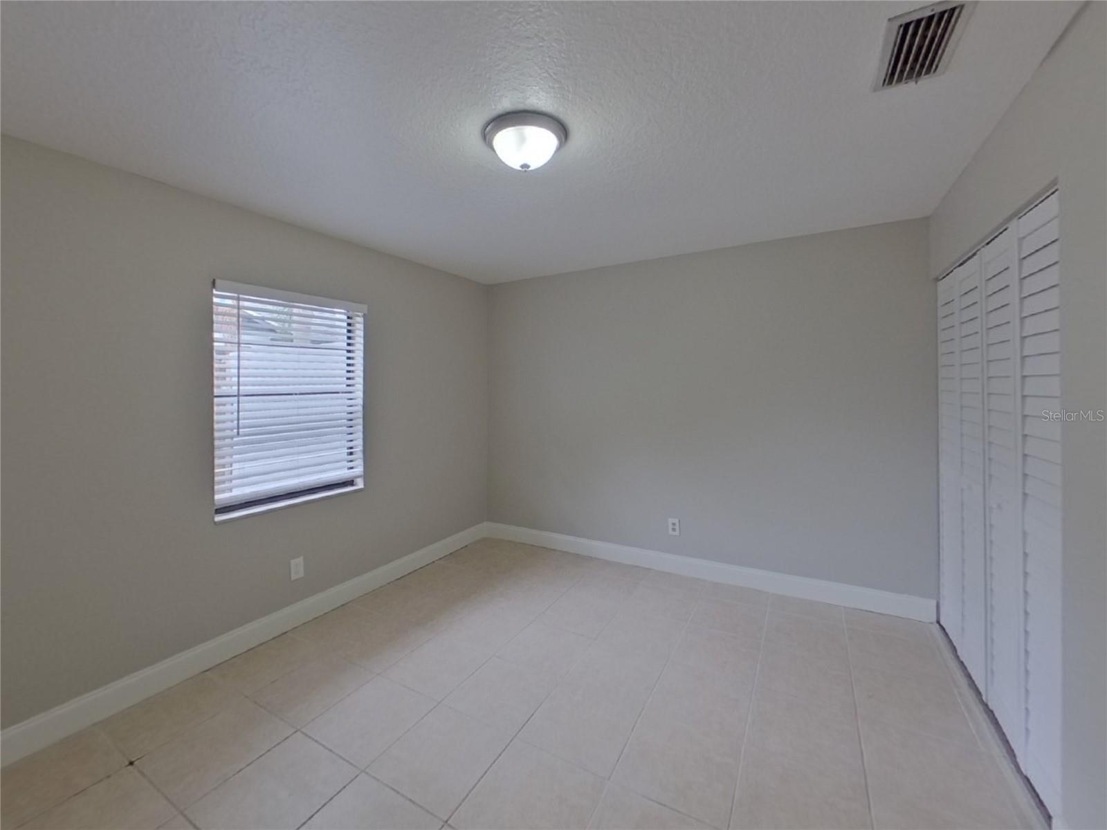 BLOOMINGDALE OAKS - Residential Lease