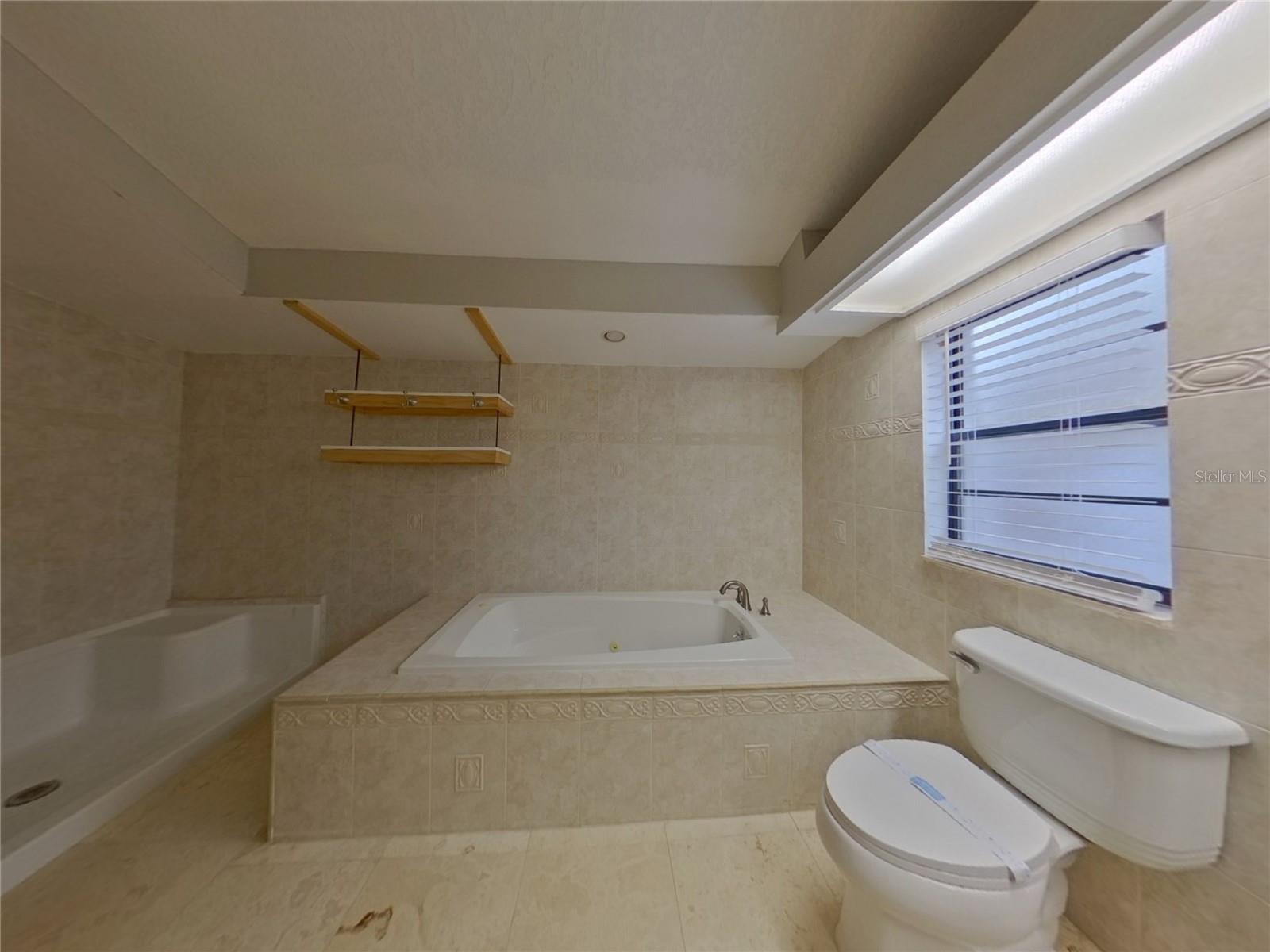 BLOOMINGDALE OAKS - Residential Lease