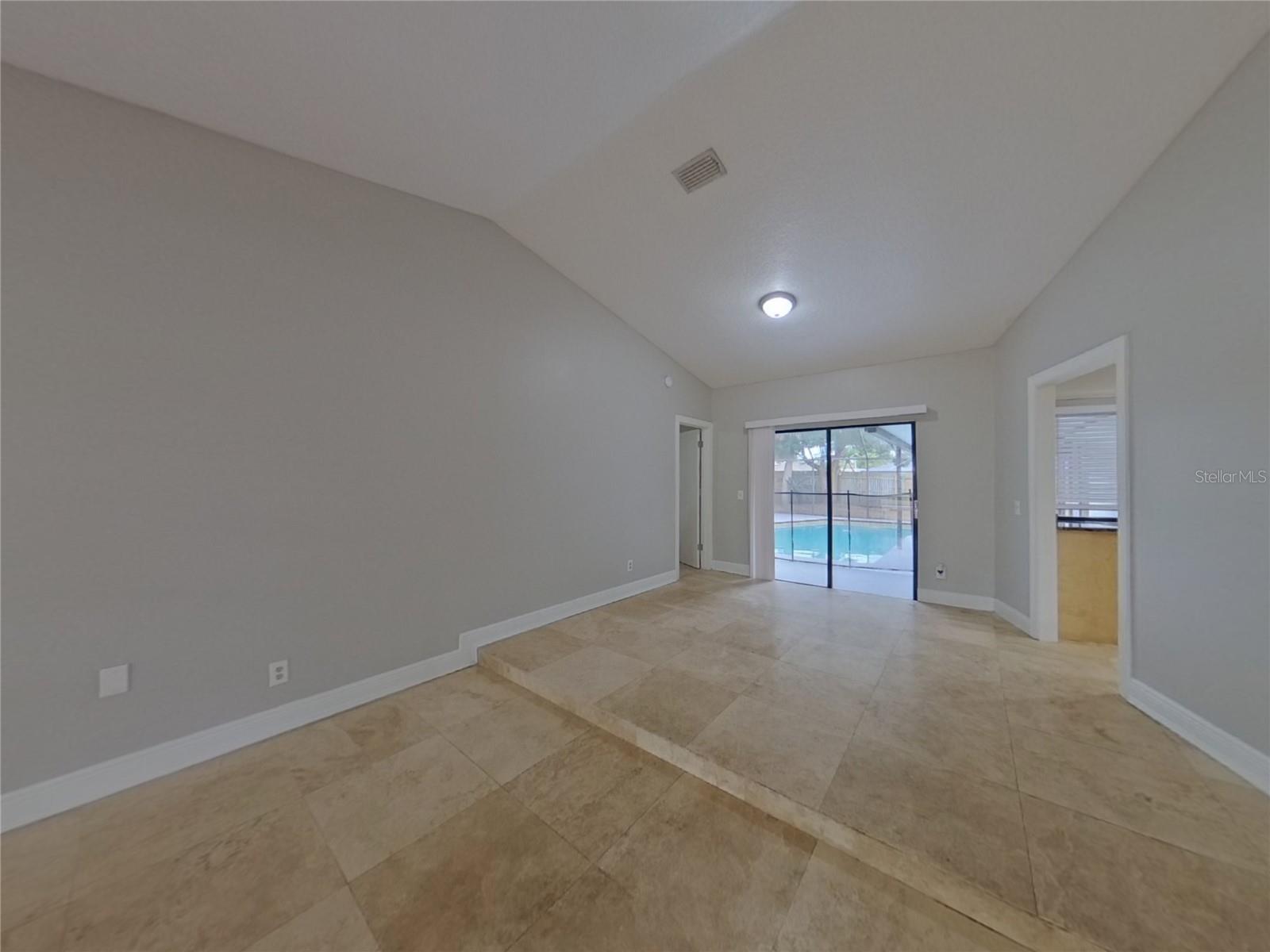 BLOOMINGDALE OAKS - Residential Lease