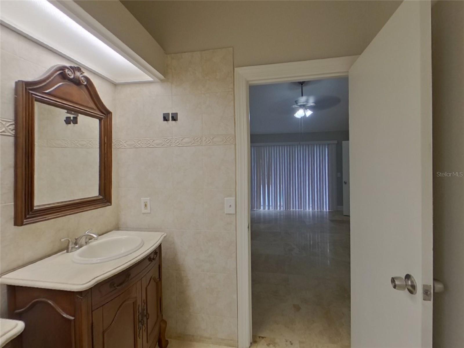 BLOOMINGDALE OAKS - Residential Lease