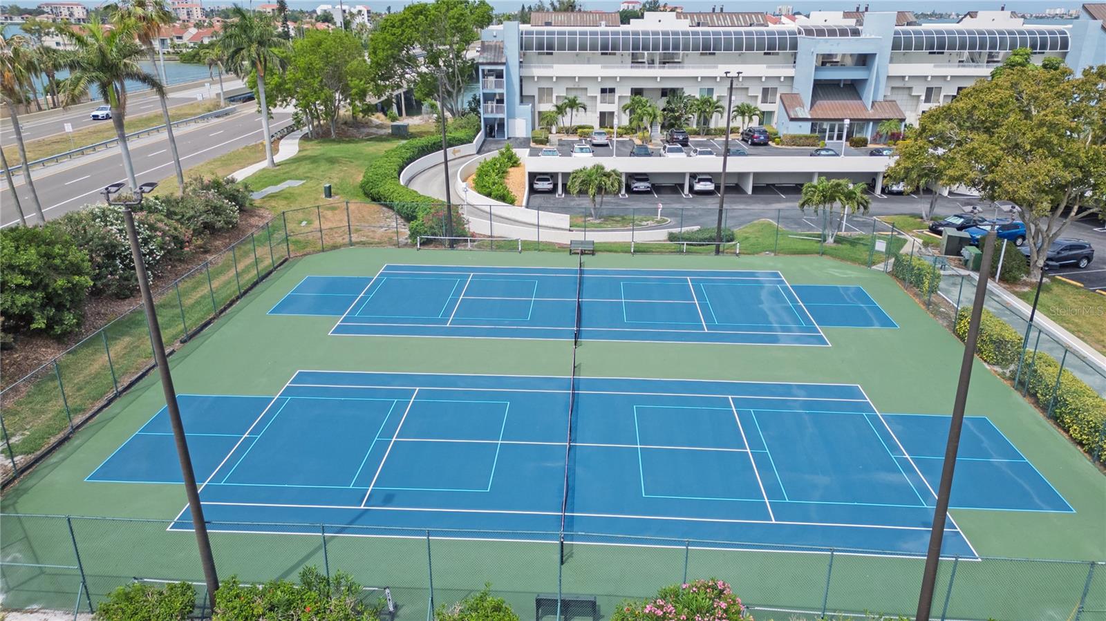 ISLA KEY CONDO - Residential