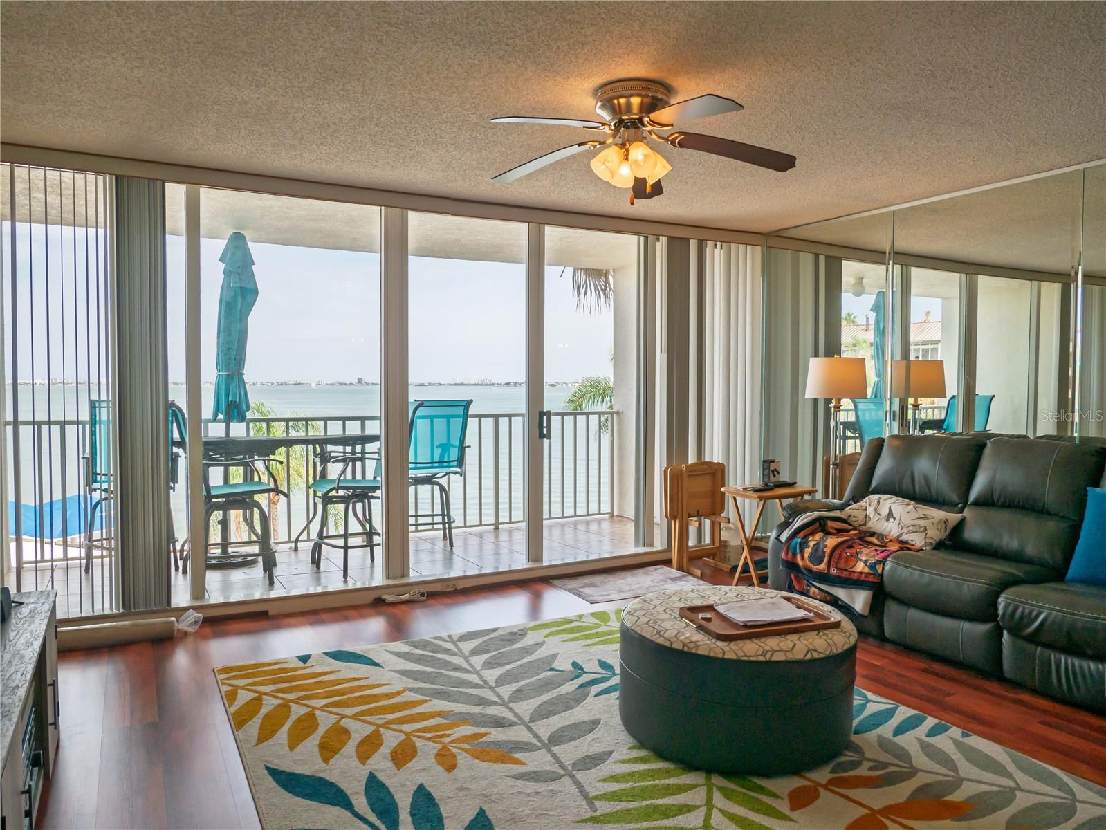 ISLA KEY CONDO - Residential