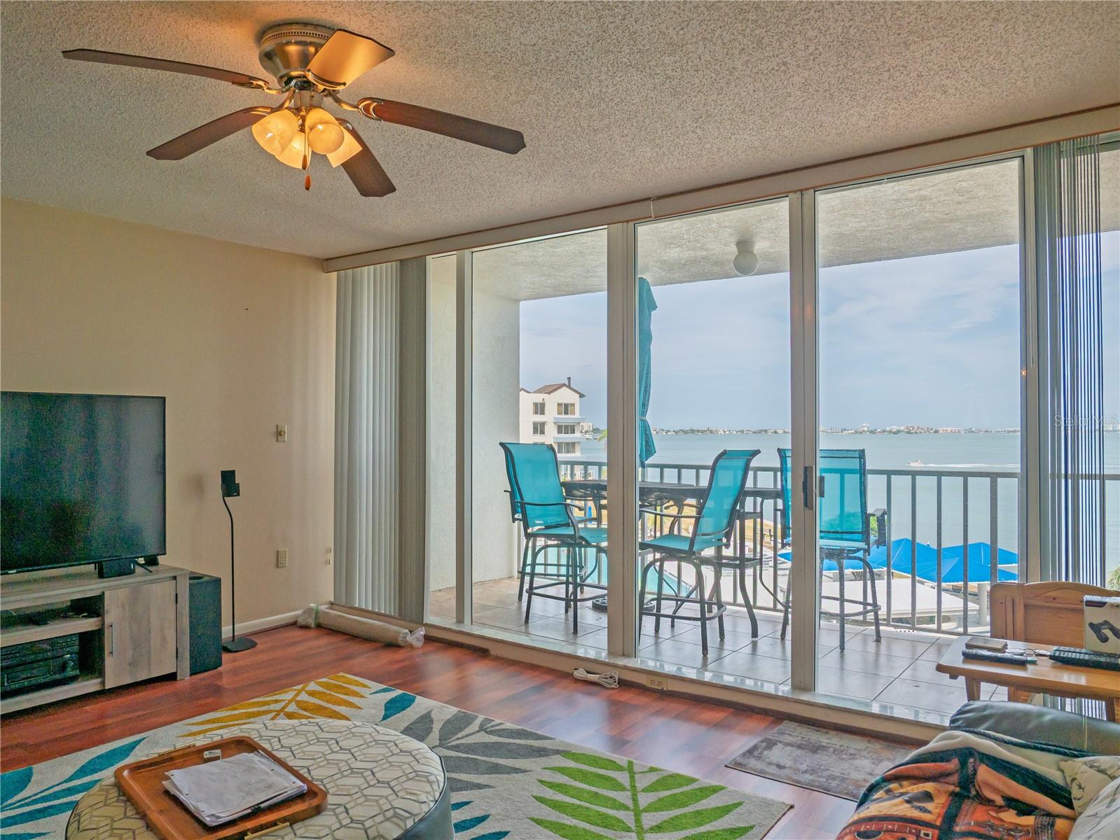 ISLA KEY CONDO - Residential