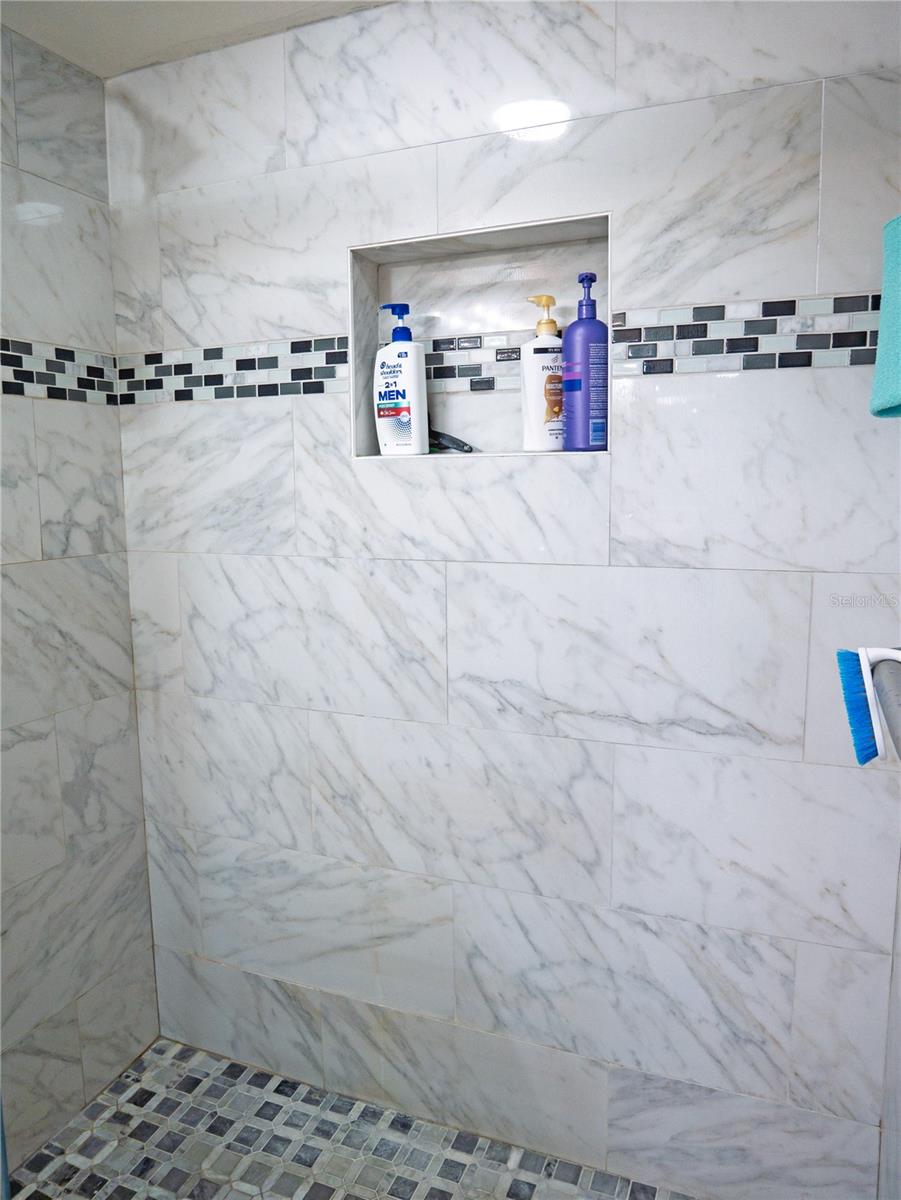 ISLA KEY CONDO - Residential