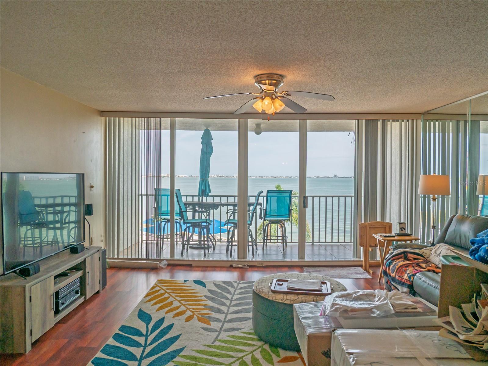 ISLA KEY CONDO - Residential