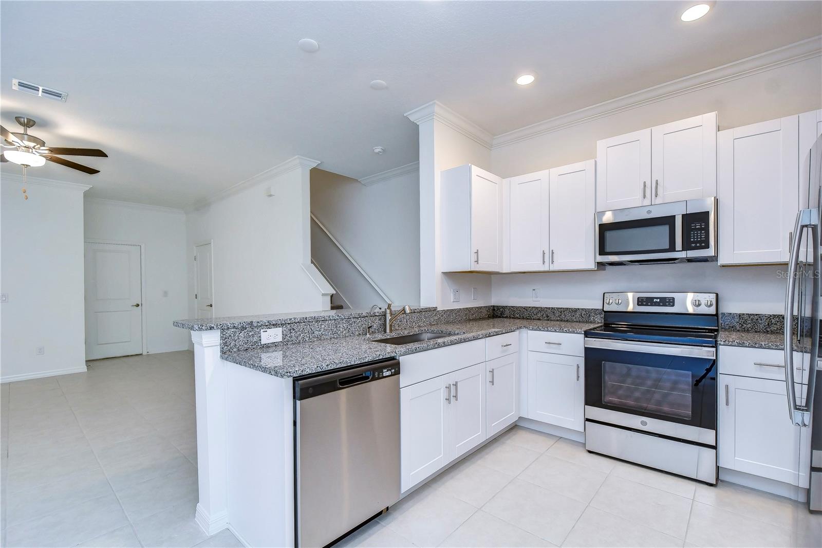 ABBOTT SQUARE PH 1A - Residential Lease