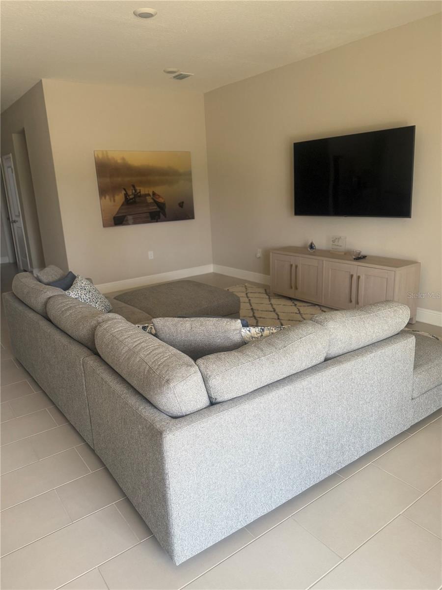 MANGROVE MANOR PH 2 - Residential Lease