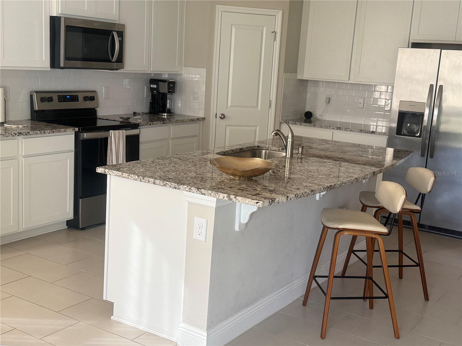 MANGROVE MANOR PH 2 - Residential Lease