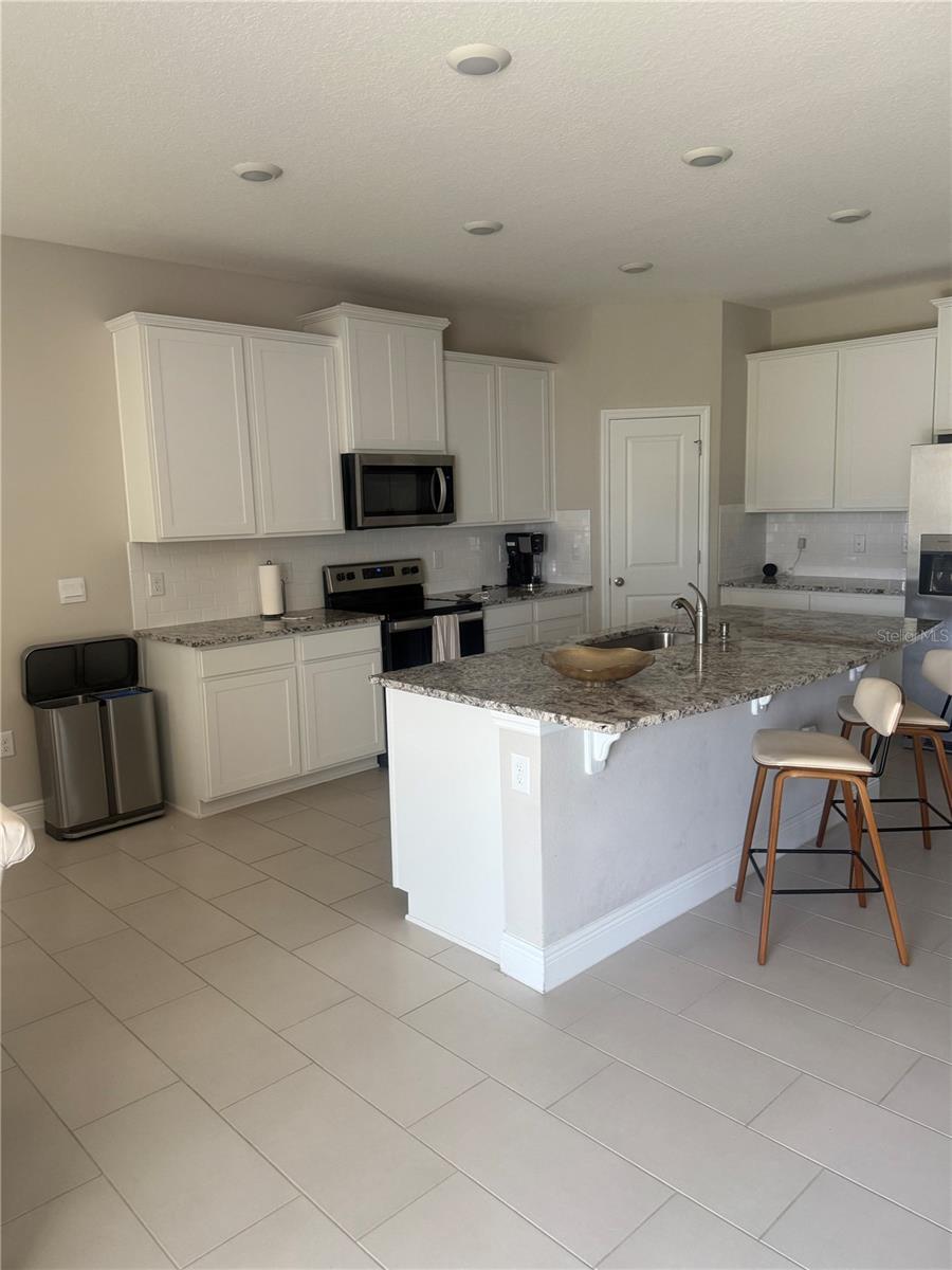 MANGROVE MANOR PH 2 - Residential Lease