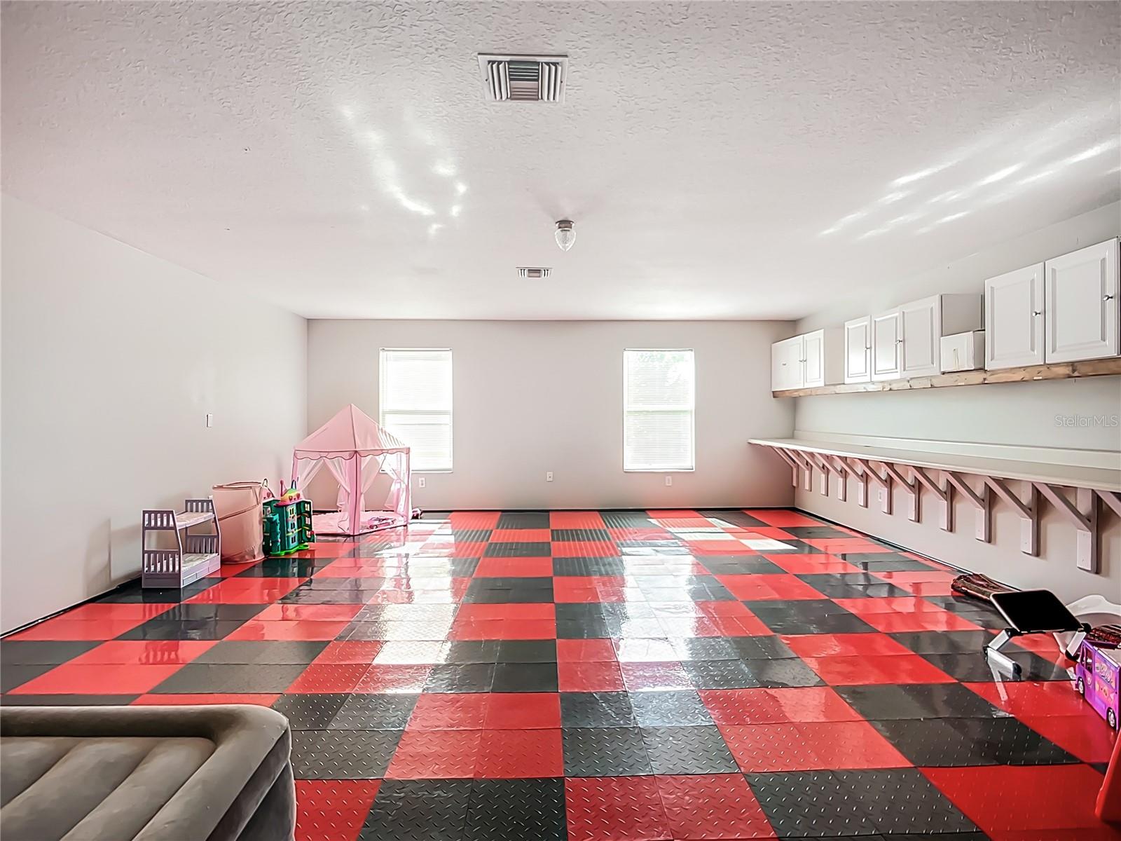 SUMMERFIELD VILLAGE 1 TR 7 - Residential Lease