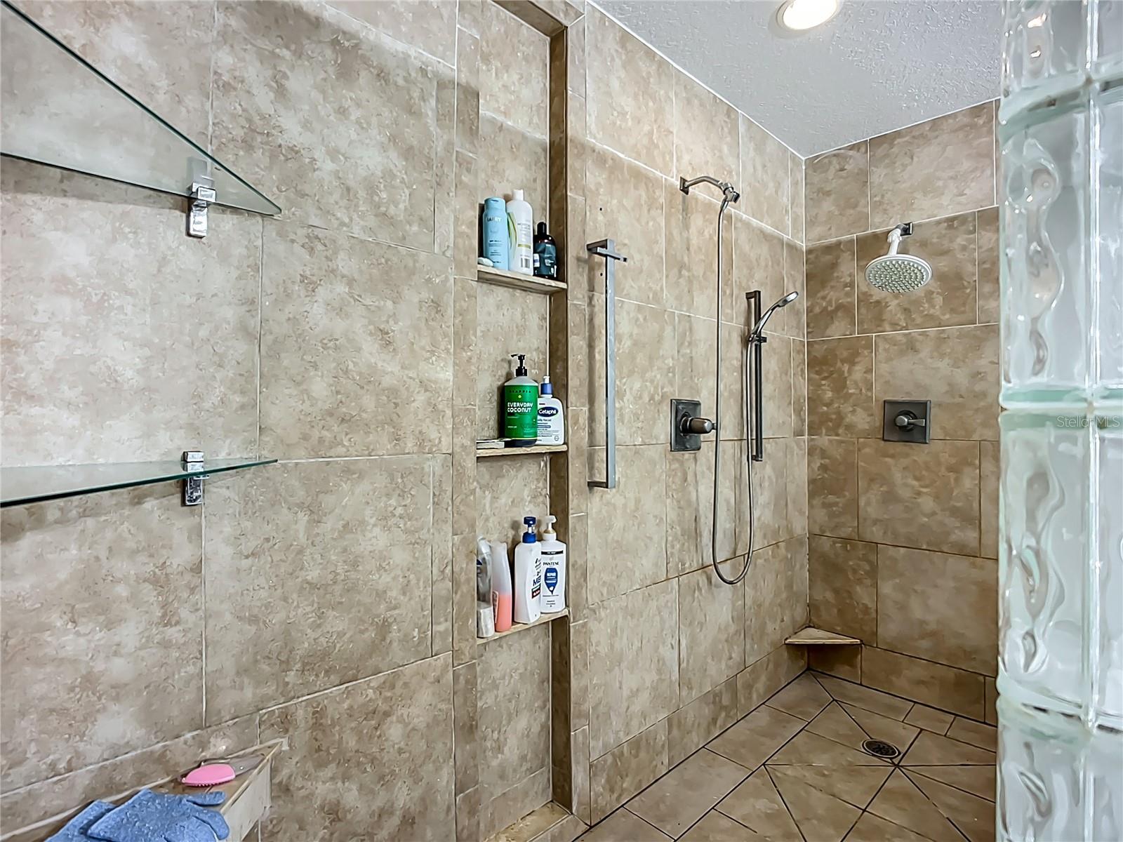 SUMMERFIELD VILLAGE 1 TR 7 - Residential Lease