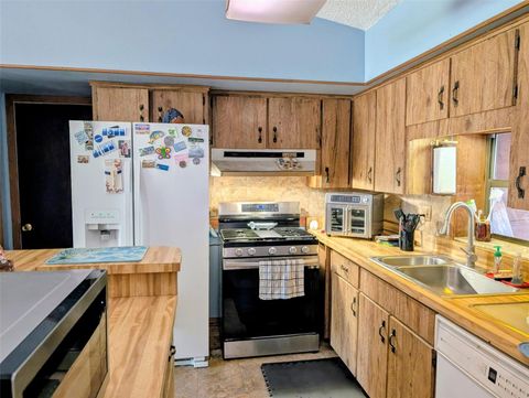 Tiny photo for 24514 Bonnett Road, Astor, FL 32102 (MLS # R4911236)