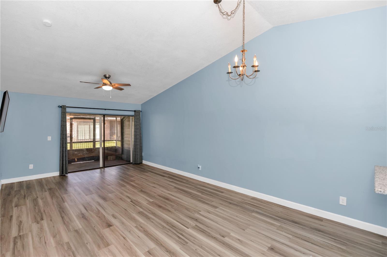 2501 KING OAK CIRCLE