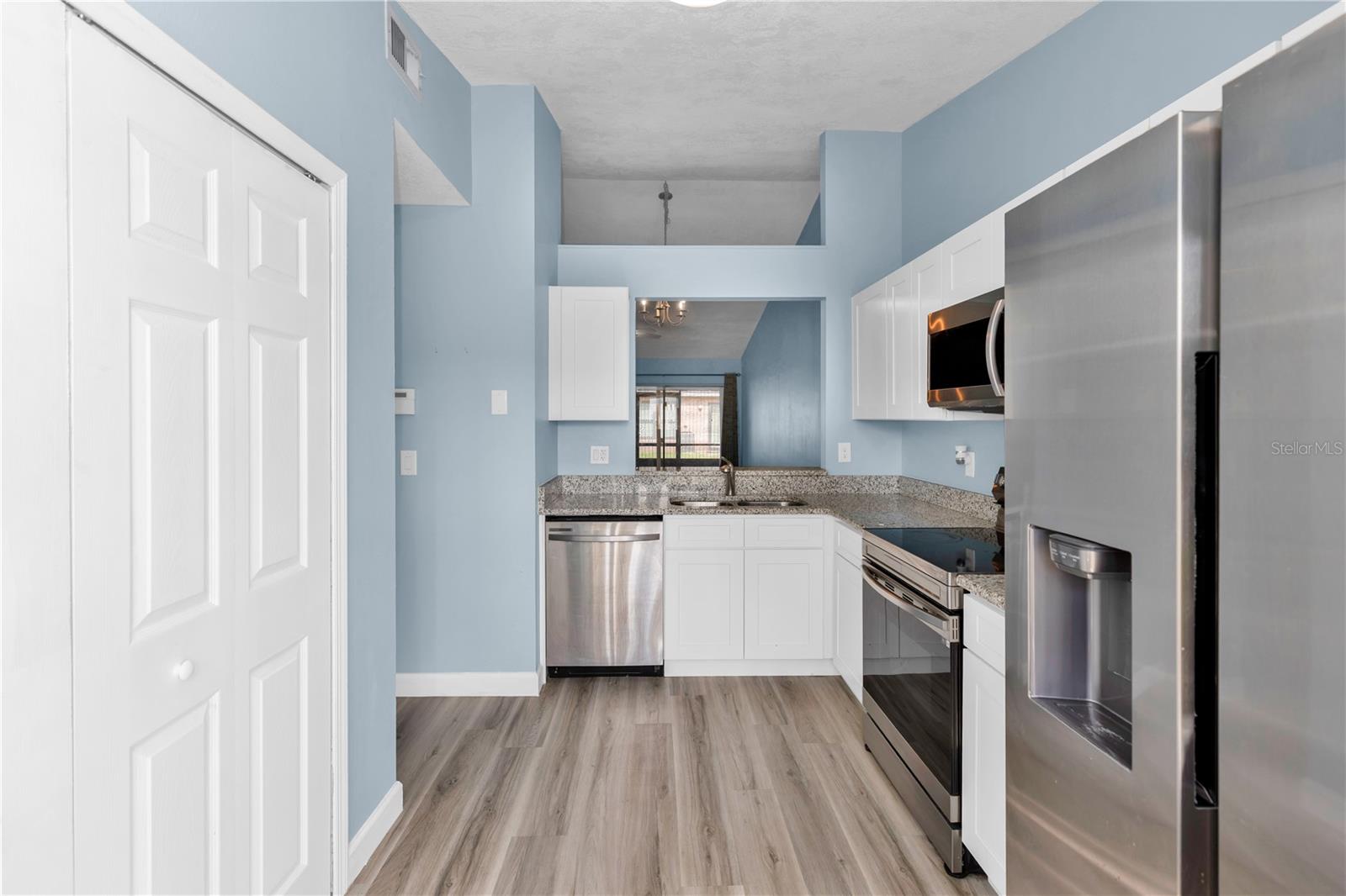2501 KING OAK CIRCLE