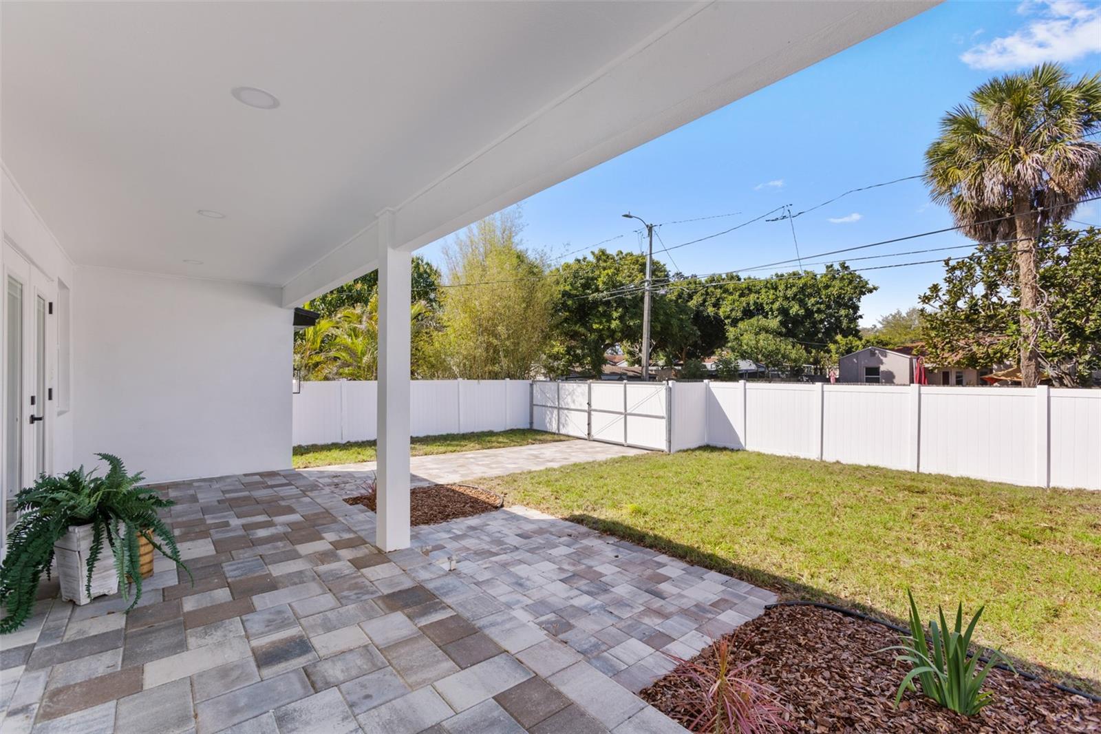 ROSS OAKS - Residential