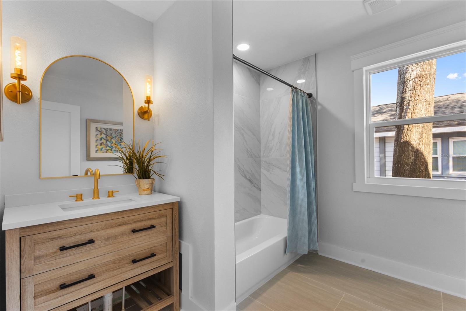 ROSS OAKS - Residential