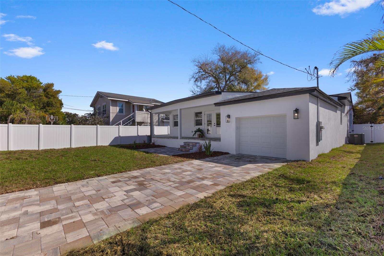 ROSS OAKS - Residential