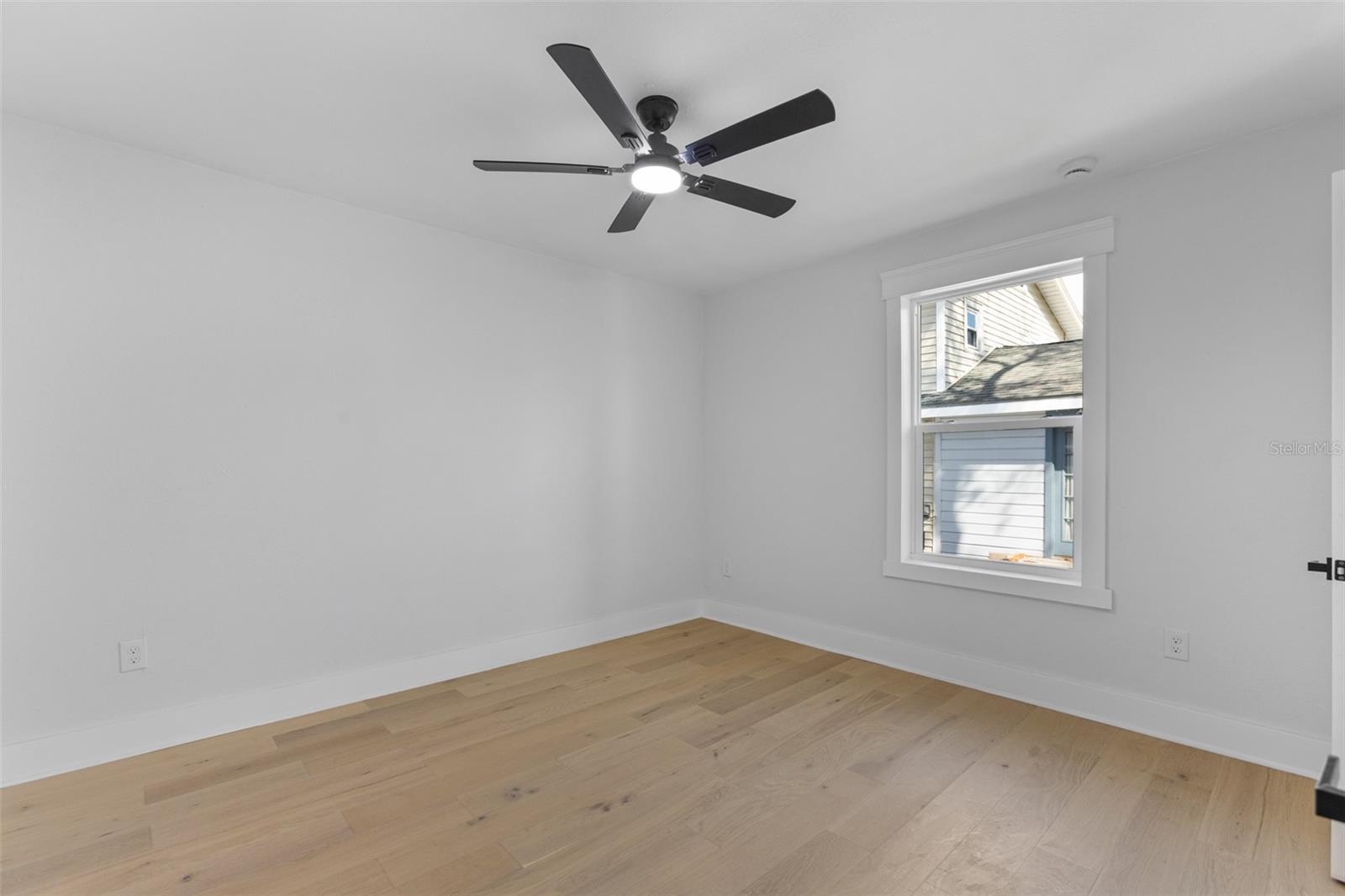 ROSS OAKS - Residential