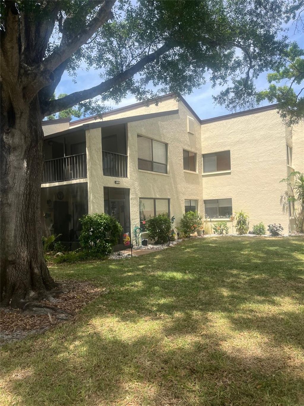 Photo of 700 Starkey Road #1414, Largo, FL 33771 (MLS # TB8501154)
