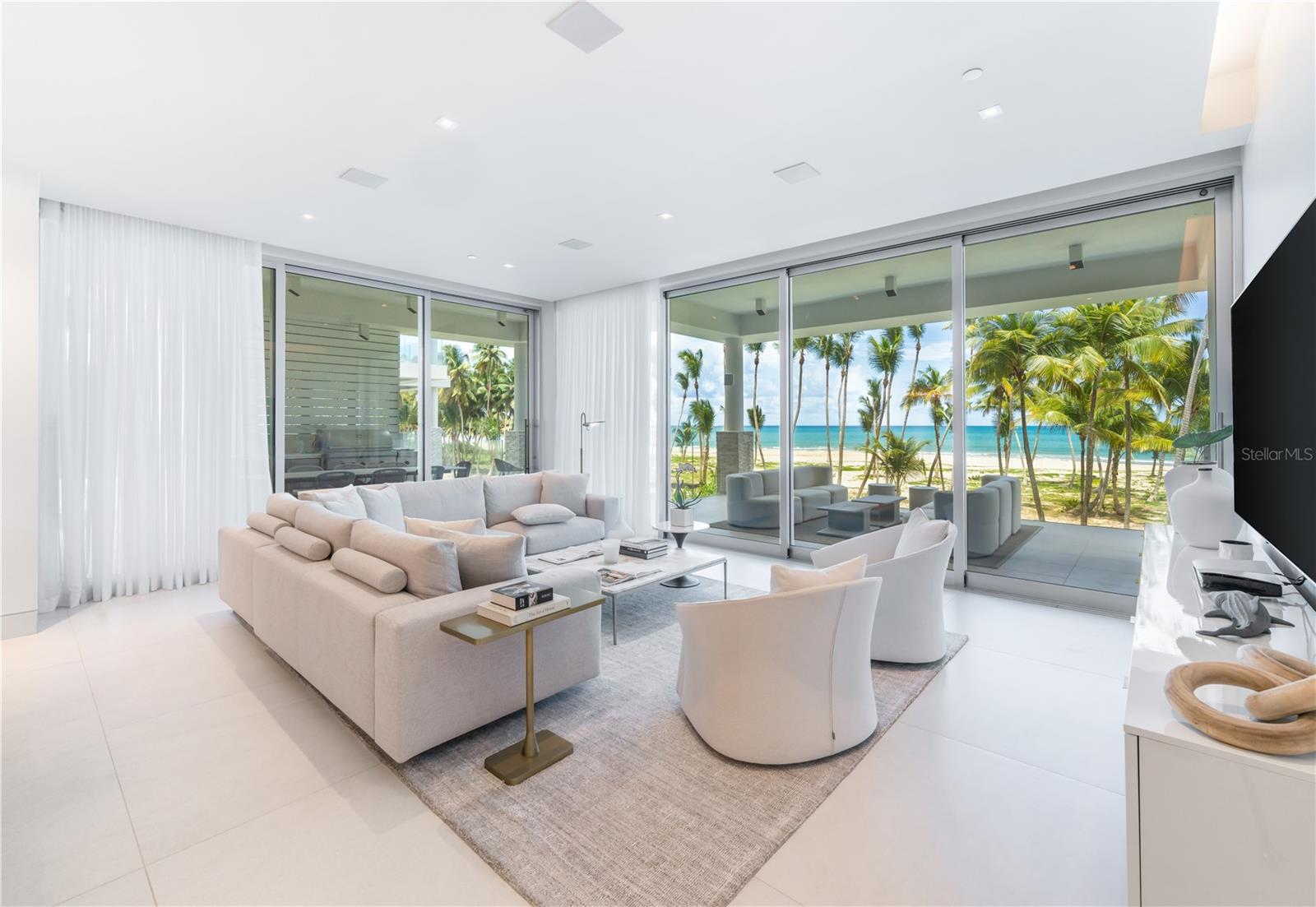 Ocean Drive FOUR SEASONS PRIVATE RESIDENCES 6302