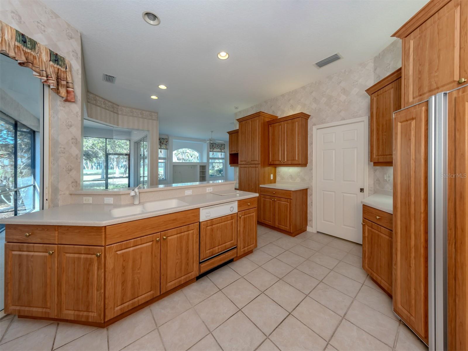 CALUSA LAKES, - Residential
