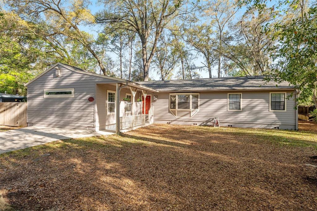 Photo of 3920 SW 1st Avenue, Gainesville, FL 32607 (MLS # GC538582)