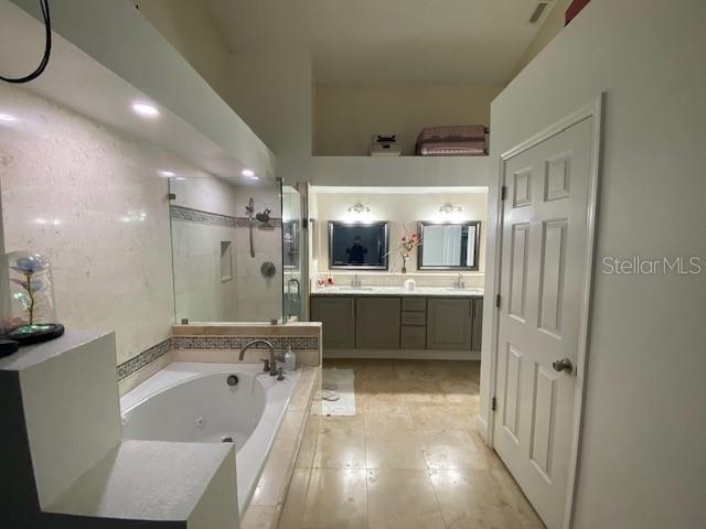 RIO PINAR LAKES - Residential