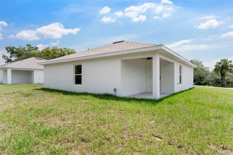 A home in LAKE WALES