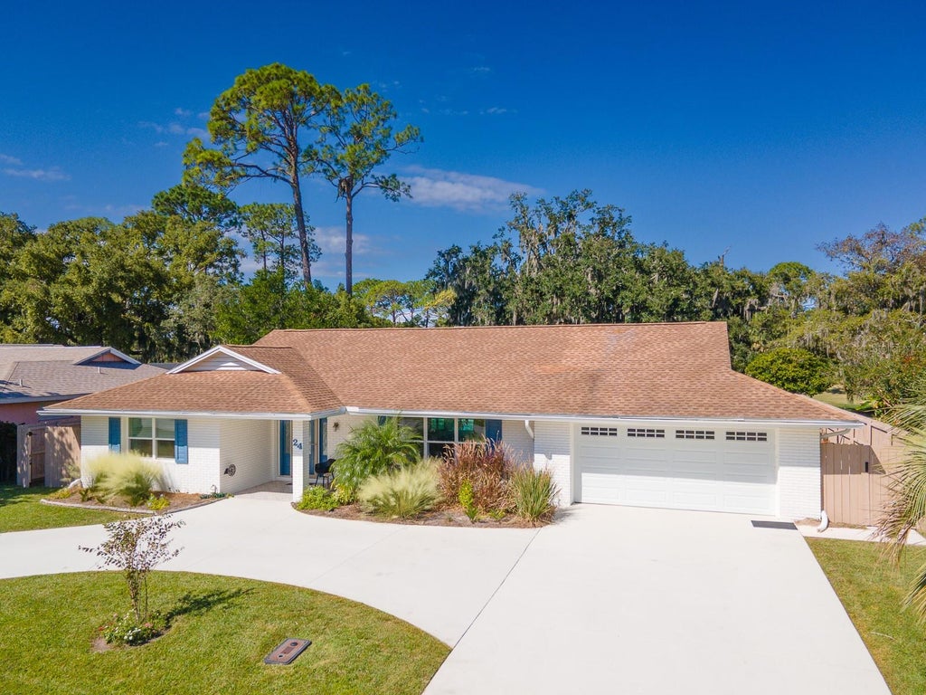 Photo of 24 Courtney Place, Palm Coast, FL 32137 (MLS # FC322235)