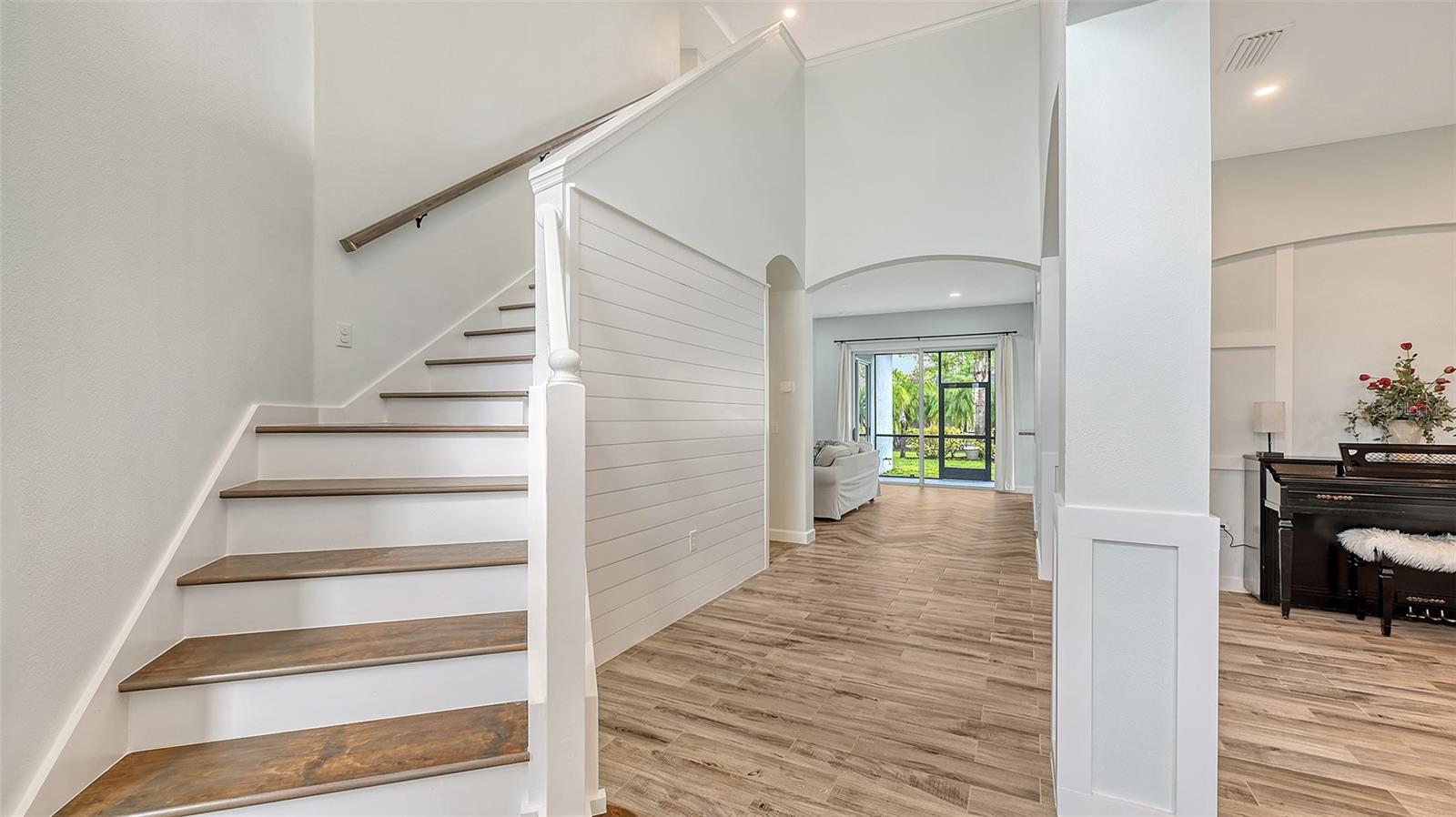 6433 BLUE GROSBEAK CIRCLE