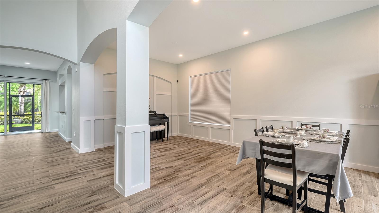 6433 BLUE GROSBEAK CIRCLE