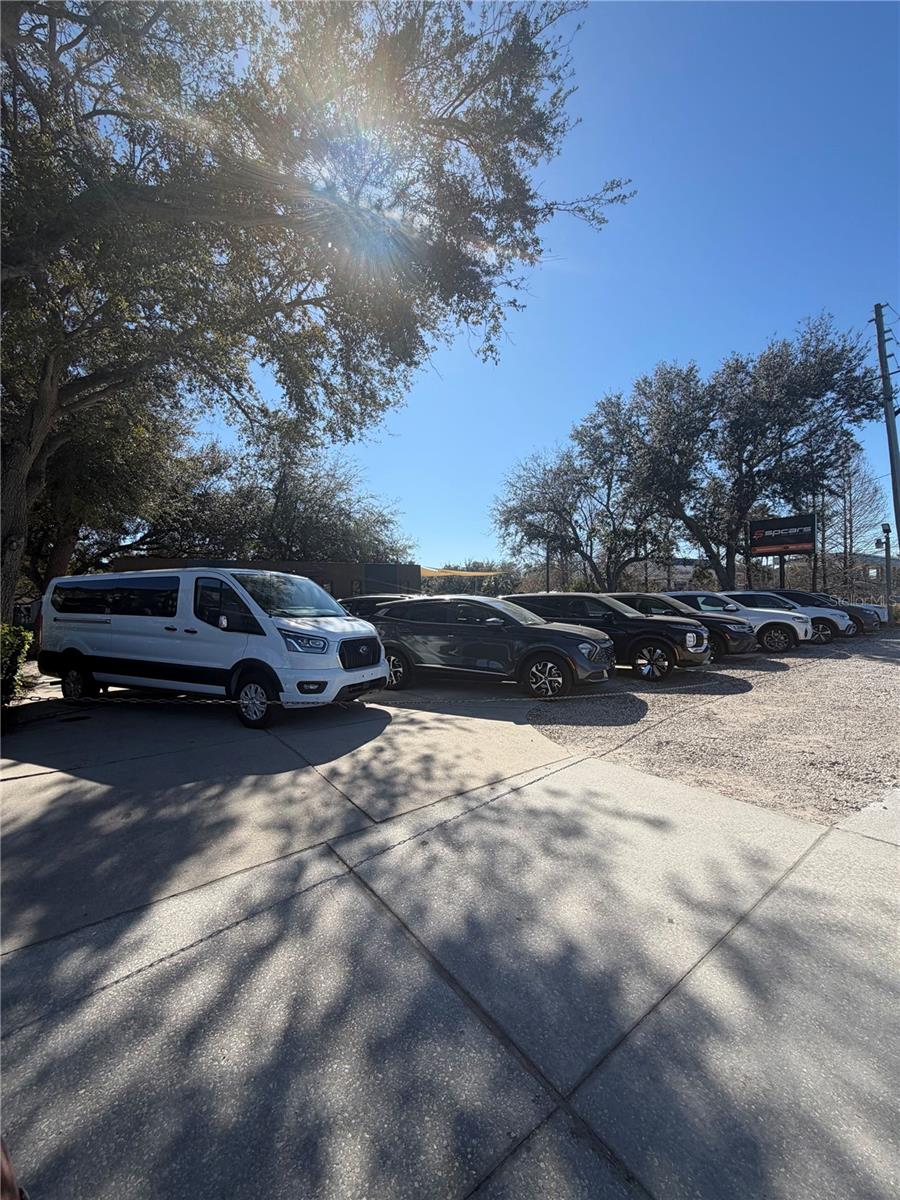 12822 W COLONIAL DRIVE