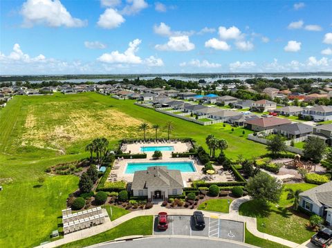 A home in WINTER HAVEN