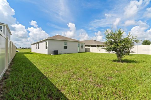 A home in WINTER HAVEN