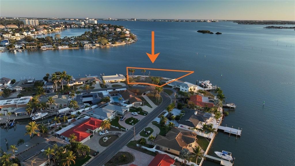 Photo of 1503 Sea Gull Drive S, St Petersburg, FL 33707 (MLS # TB8461508)