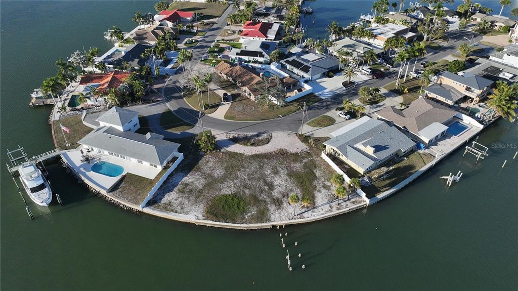 Photo of 1503 Sea Gull Drive S, St Petersburg, FL 33707 (MLS # TB8461508)