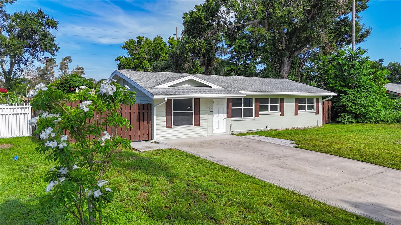 LEISURE LAKES - Residential Income