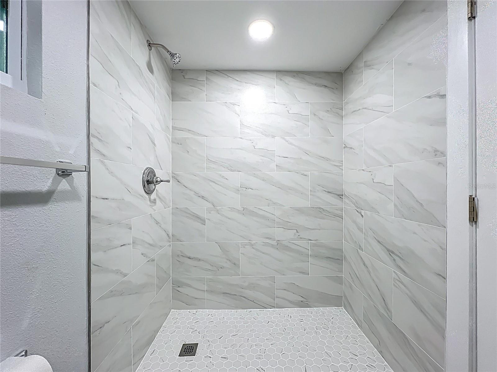 LEISURE LAKES - Residential Income