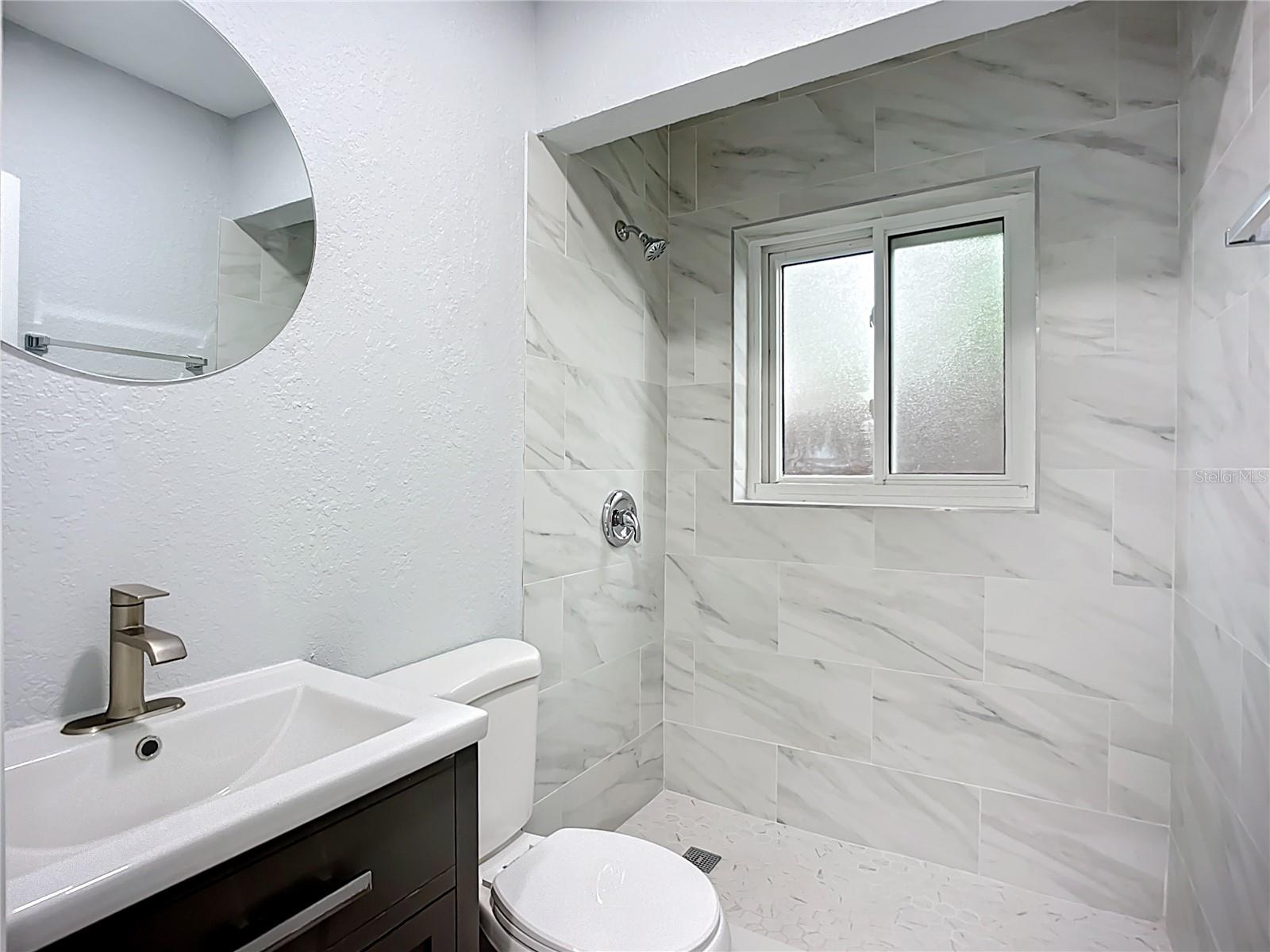 LEISURE LAKES - Residential Income