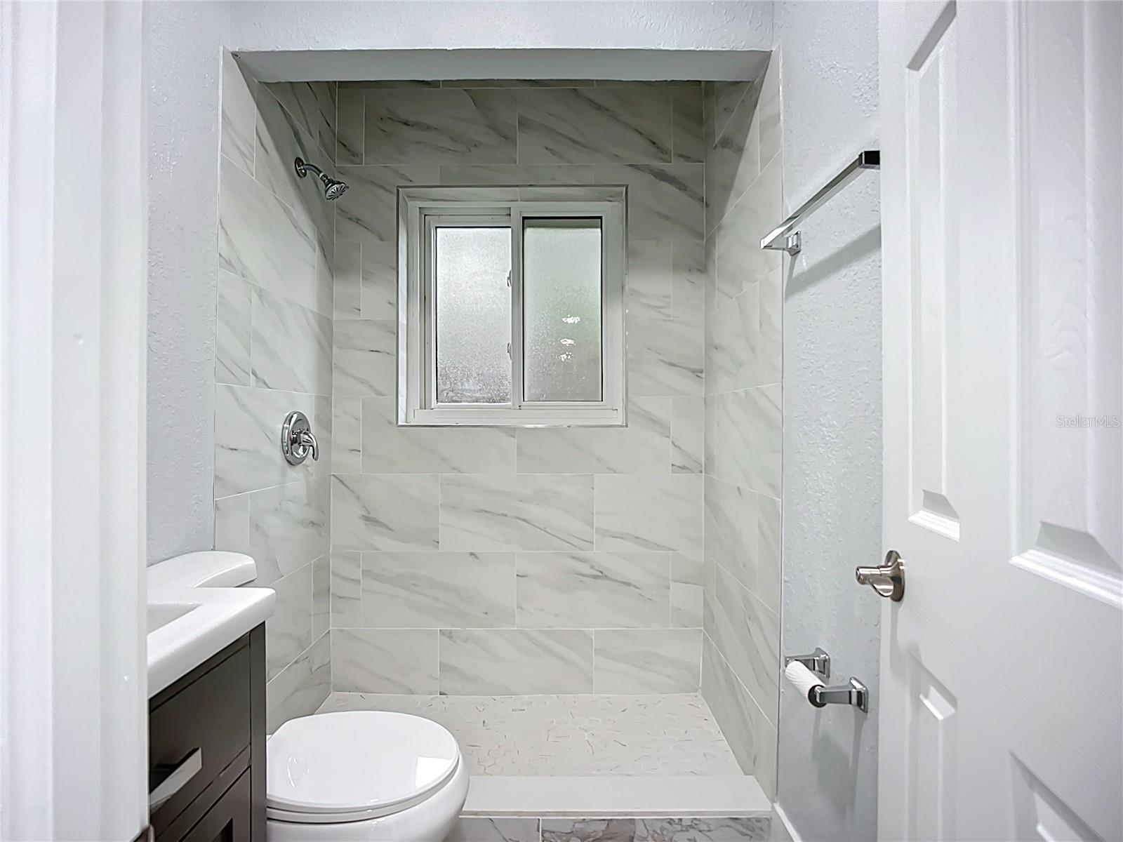 LEISURE LAKES - Residential Income