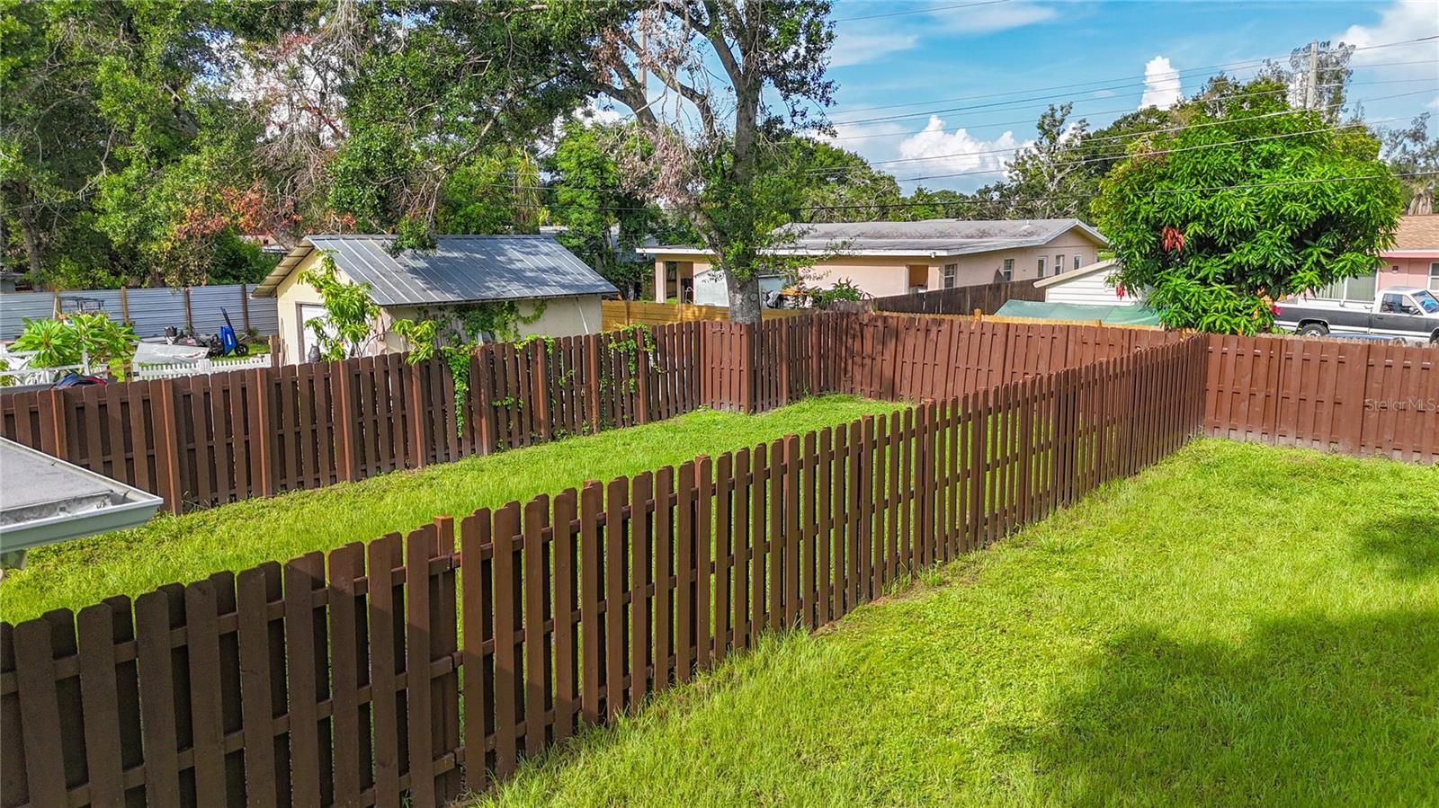 LEISURE LAKES - Residential Income