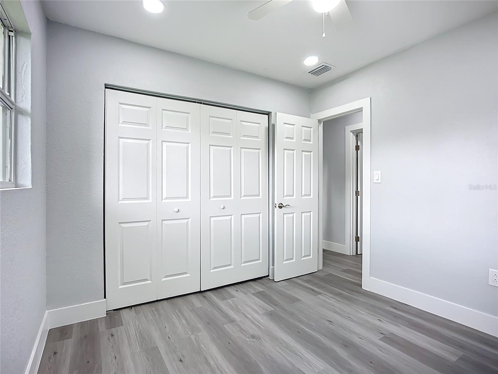 LEISURE LAKES - Residential Income